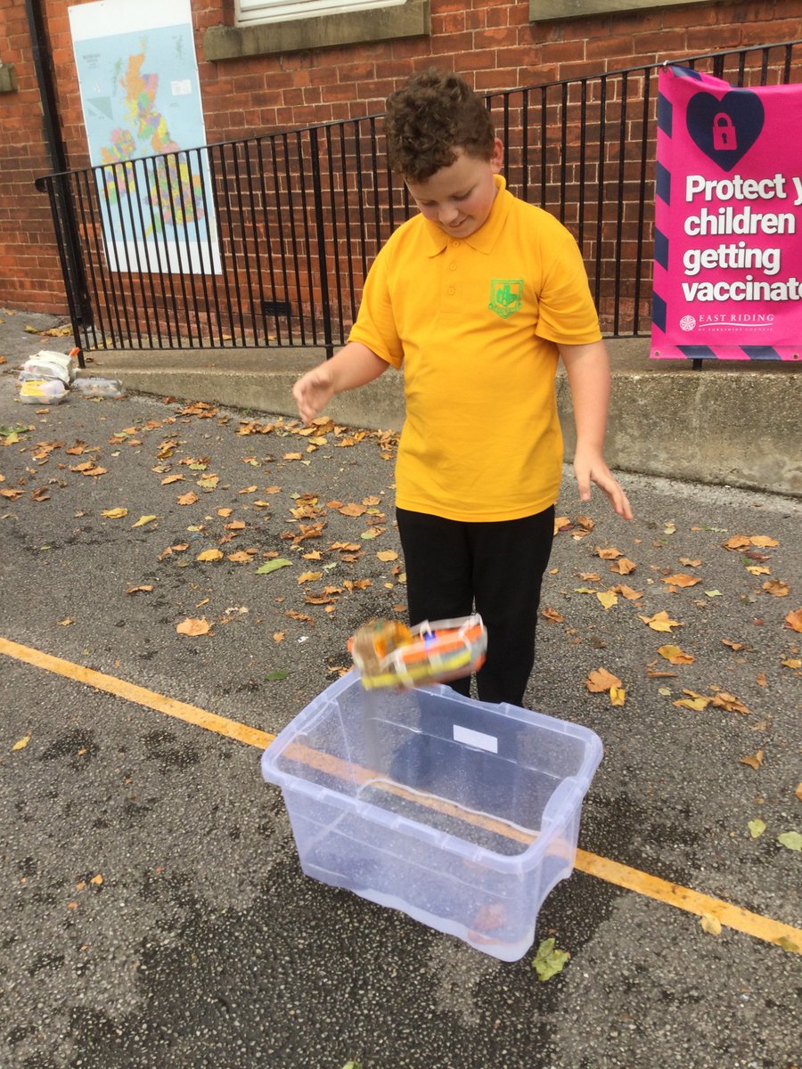 burlingtonjnr's tweet photo. 3/4 @BridlingtonRNLI 3rd test: The Buoyancy. Boats were dropped from a height as though from the crest of a large wave to see if they’d stabilise and keep afloat. A number did; a number needed to modify their design to make is safer. @stemeducation @PriSciJournal @GreatSciShare https://t.co/pTNUX5nuYi