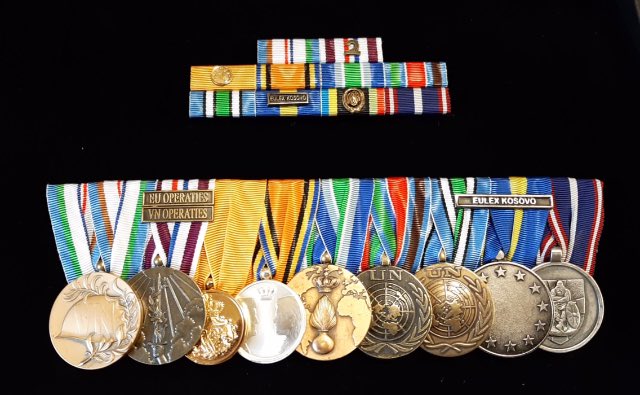 VoortmanO's tweet photo. 🎖12.500 klanten, een mijlpaal voor ons bedrijf. Dank voor het vertrouwen van velen van jullie! #waardering #defensie #brandweer #politie #justitie #douane https://t.co/HGZRG1gPCb