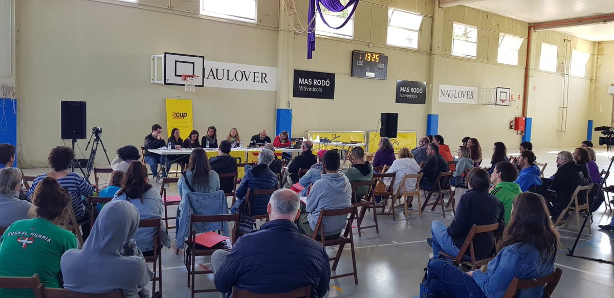 cuptous's tweet photo. Avui som a la #TrobadaMunicipalista de militants de la CUP de l’Anoia, Penedès i Garraf.

Reflexionem i debatim per encarar nous reptes entre totes! ✊

#cuptous #cupanoia #governemnos https://t.co/PYcIPT47XM