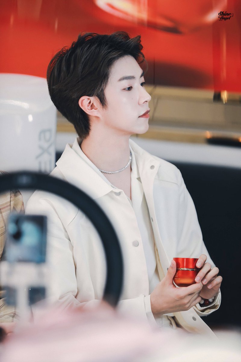 dinghaofiles's tweet photo. 211023 © 陆定昊首站-ShineAngel

#ludinghao #陆定昊 https://t.co/7wHwDu5Yot