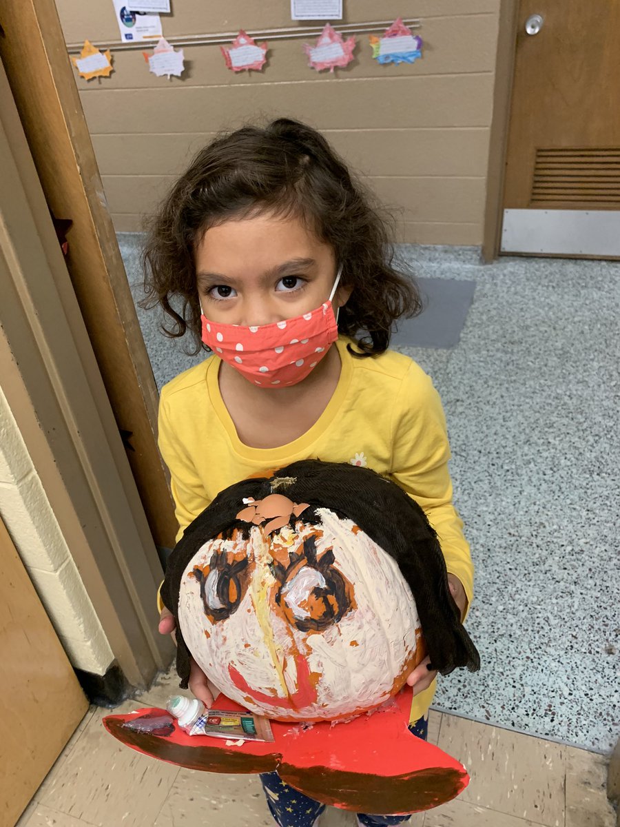 NicoleBensonRMS's tweet photo. So proud of my Second Grade Crew, they worked hard on their character pumpkin reports.@NicoleBensonRMS https://t.co/FR6xezGHje