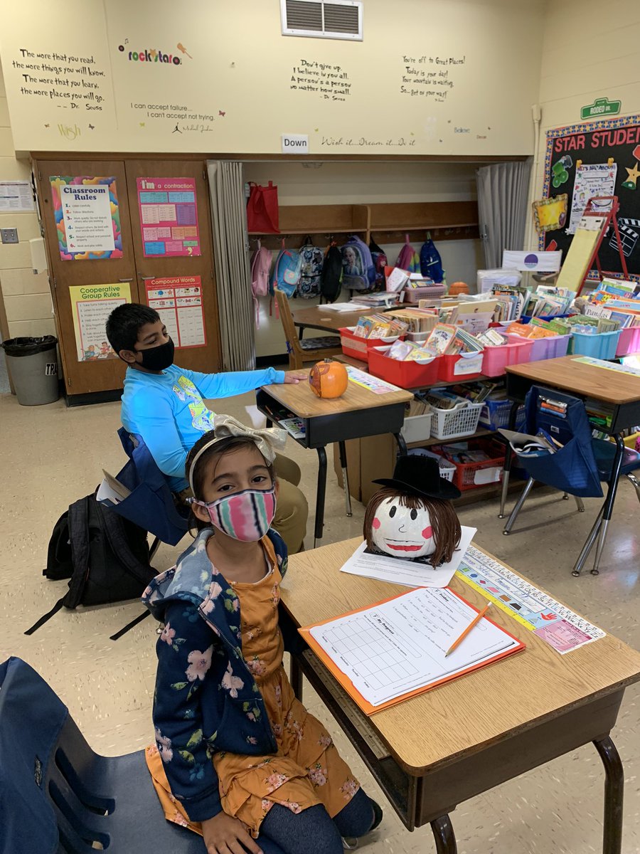 NicoleBensonRMS's tweet photo. Great job on your amazing Character Pumpkins! @NicoleBensonRMS https://t.co/215bpoWGSd