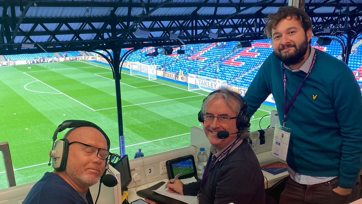 talkSPORT2's tweet photo. NOW: GameDay Exclusive 🙌

The post Bruce era begins at #NUFC ⚫️⚪️

Can they secure their 1st win of the season? 🤔

Join us for live &amp; exclusive commentary of #PALNEW

𝗧𝗼𝗱𝗮𝘆'𝘀 𝗧𝗲𝗮𝗺:
🎙️ @Windle22radio
🎙️ @talkdants
🎙️ Perry Groves

📻 Listen → https://t.co/z8Y10ykLB2 https://t.co/ht7eiwNCpX
