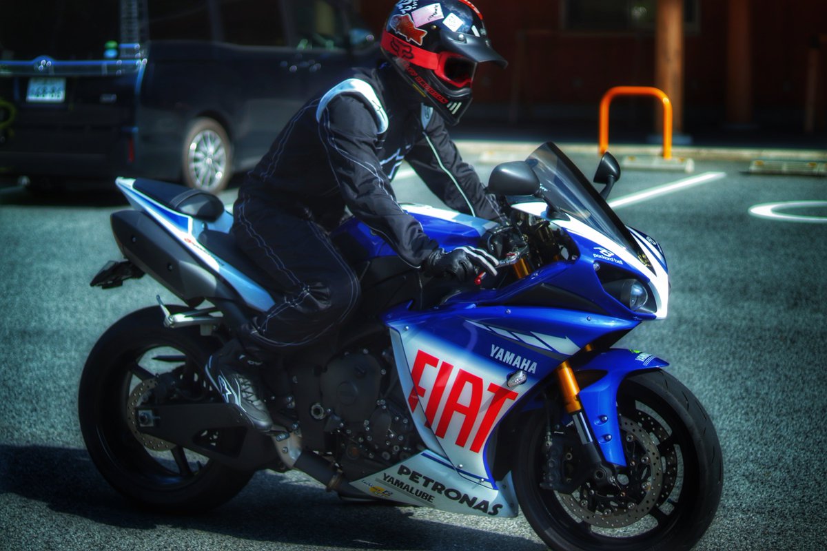 Pot_XL's tweet photo. Rを増やして 何がある。
数字を増やして 何になる。
Rも数字も 1つでいい。
#YZFR1
#ばくおん https://t.co/YiKgeyh5Nb