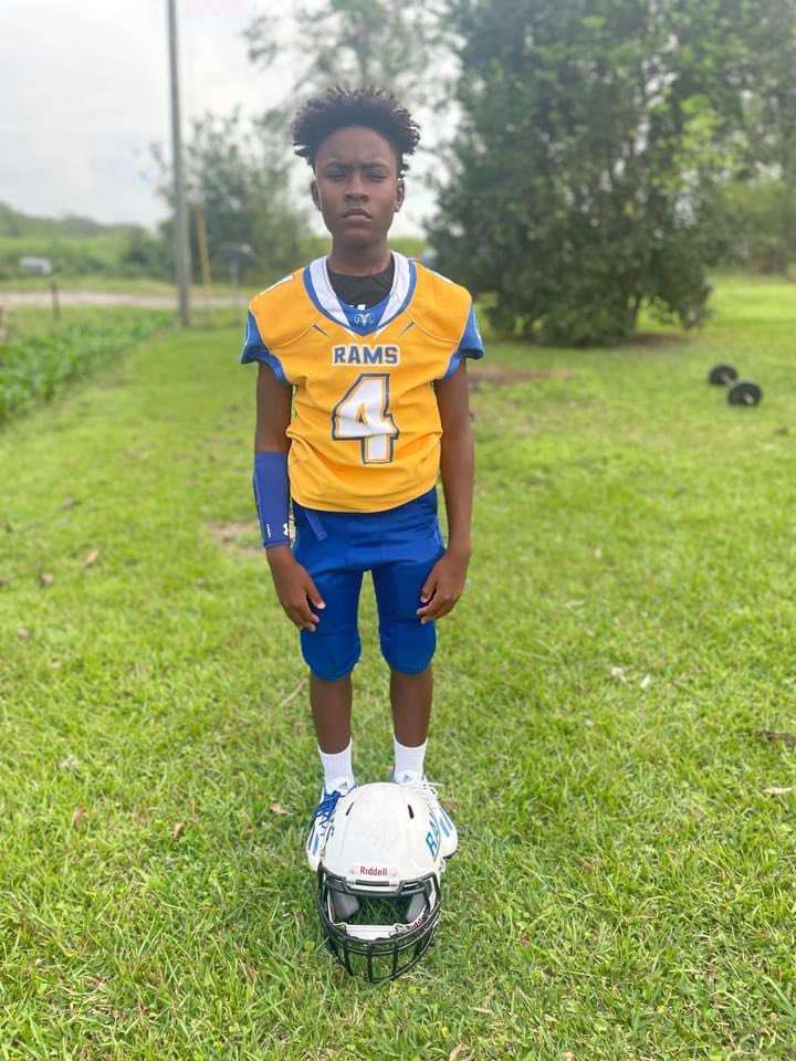 CoachFavorite's tweet photo. Last time I build a cover corner from scratch it was @thtboyglenn_ and we all kno how that turned out but watch this one here when I'm done with him👀, He gonna be real Jalen Ramsey like😈🤫
#LetsGoDJ🤩
#MyCoverCorner🔐
#WatchHisTechniqueTho👀 https://t.co/idPVo2RNOt