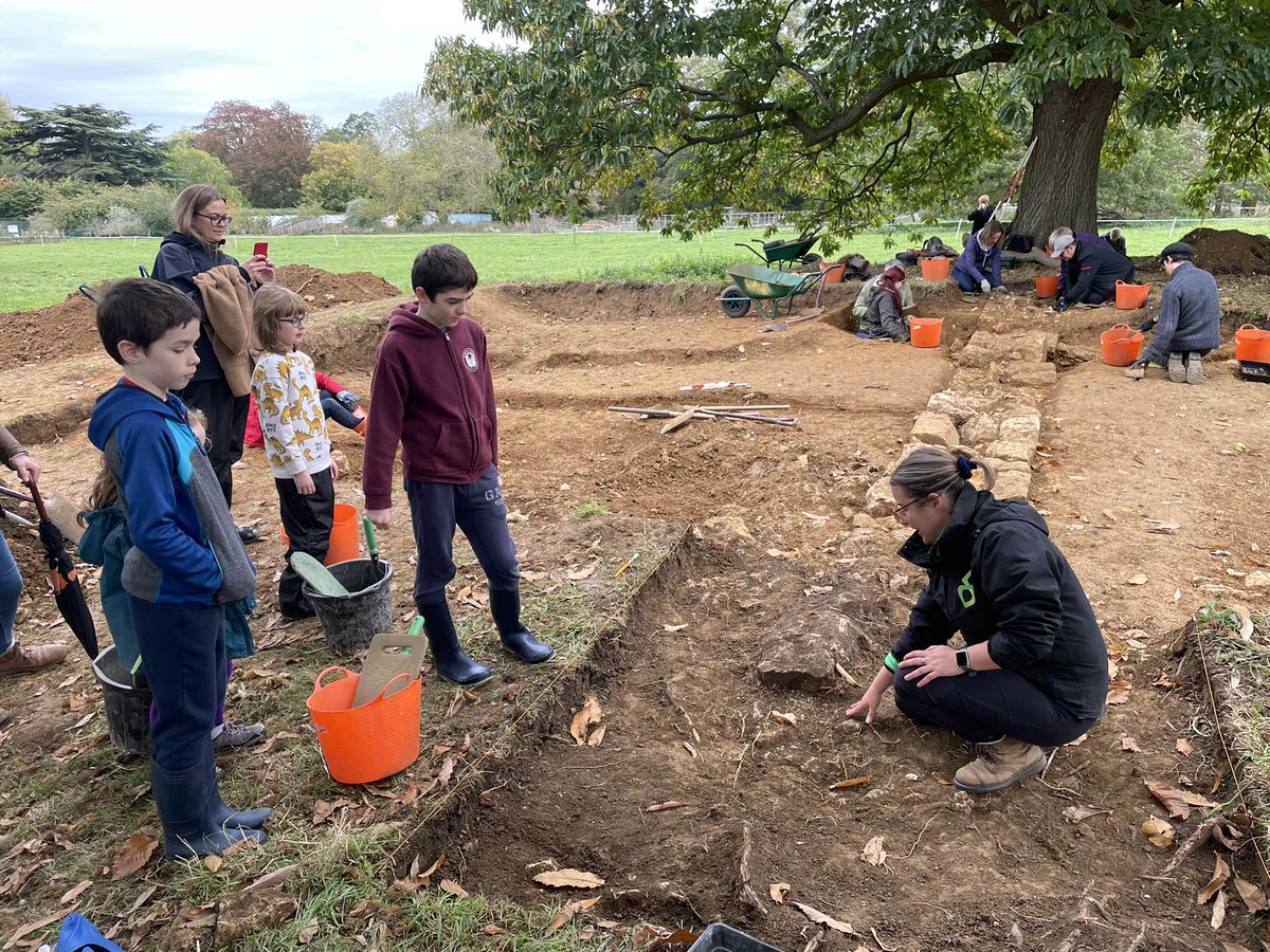 AbiGwyther's tweet photo. @TheDigVenturers #sudley #sudleydig let’s go! #digventures https://t.co/e6ChrmDpXH