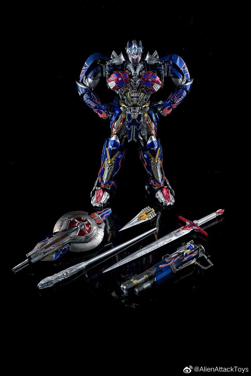 TransformersHQ1's tweet photo. Color Prototype of Alien Attack Toys AAT-02 King of Kavaliers (AOE/TLK Optimus Prime)!

#Transformers #OptimusPrime #Prime #AlienAttackToys https://t.co/2Pjx5ehpr1