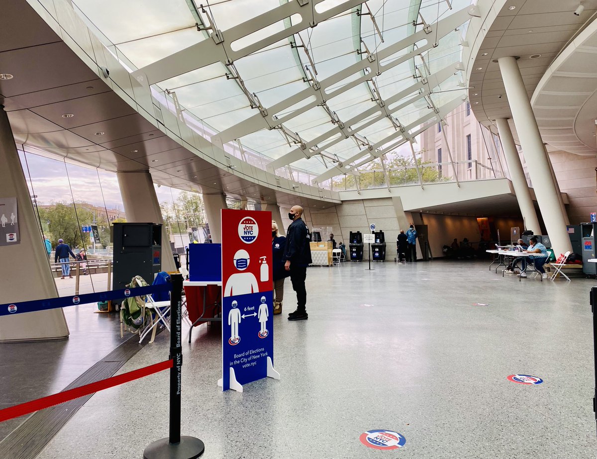 GloriaPazmino's tweet photo. All is quiet at the ⁦@brooklynmuseum⁩ for the first day of #EarlyVoting this morning. I’ve counted 4 voters so far, including Mr. Richards who did not want to say who he voted for but was very glad to have the opportunity to vote early because he works late nights: https://t.co/rUAyu4xEmb