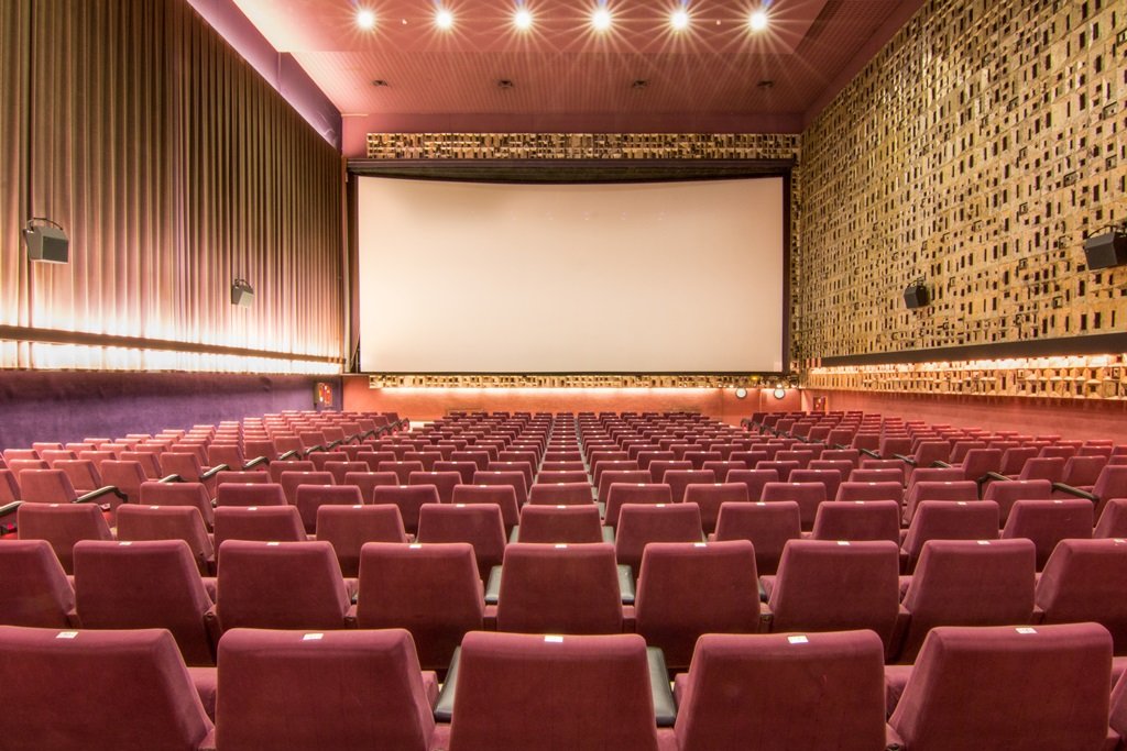 📅On Tuesday 2nd November at 17h15 #ConstantlyFlyingfilm will be screened here at Cines #Aribau Multicines, #Barcelona
📽World premiere at <a href="/ineditfestival/">In-Edit Festival</a> 
🎟Book your seat, it's free. 
All the team can't wait for this amazing night.
Tickets 👉 es.in-edit.org/programacion-2…