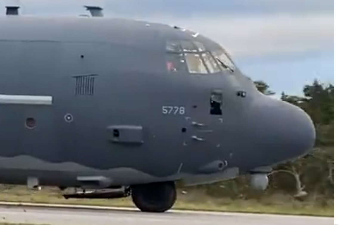 Gerjon_'s tweet photo. @scan_sky ๐บ๐ธ09-6207 (#AE29D4)? I think that should be ๐บ๐ธ13-5778 (#AE54D9), given the numbering on the side? https://t.co/M4cvc0gtSn