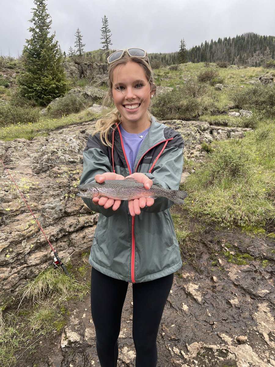 asu_sigmakappa's tweet photo. 🤩SENIOR SPOTLIGHT SATURDAY🤩
Avery an Exercise Science major! 
 “I plan to start grad school after I graduate to become a Physician Assistant. Sigma Kappa has taught me how important friendship is, helped me gain leadership skills, &amp; learn how to better handle responsibility.”🤍 https://t.co/aWYcpcHaId