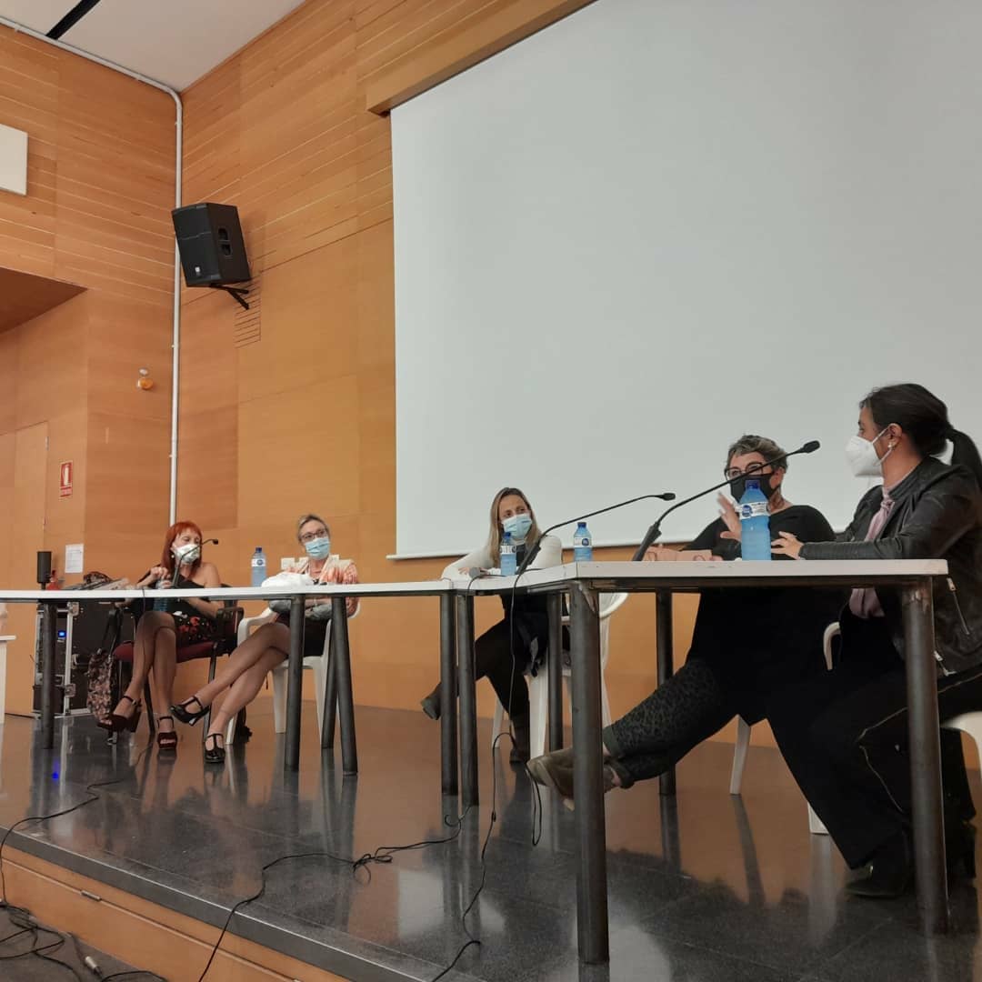 JuditAlujes's tweet photo. IMPRESIONANT
Feliç i emocionada de veure com ha transcorregut la xerrada, pell de gallina !
Companyes! No tinc paraules per descriure la força, l'empenta, l'energia i el coratge que heu posat en aquesta #xerrada #Coloqui @CalafellC https://t.co/DgOLUZHbuZ