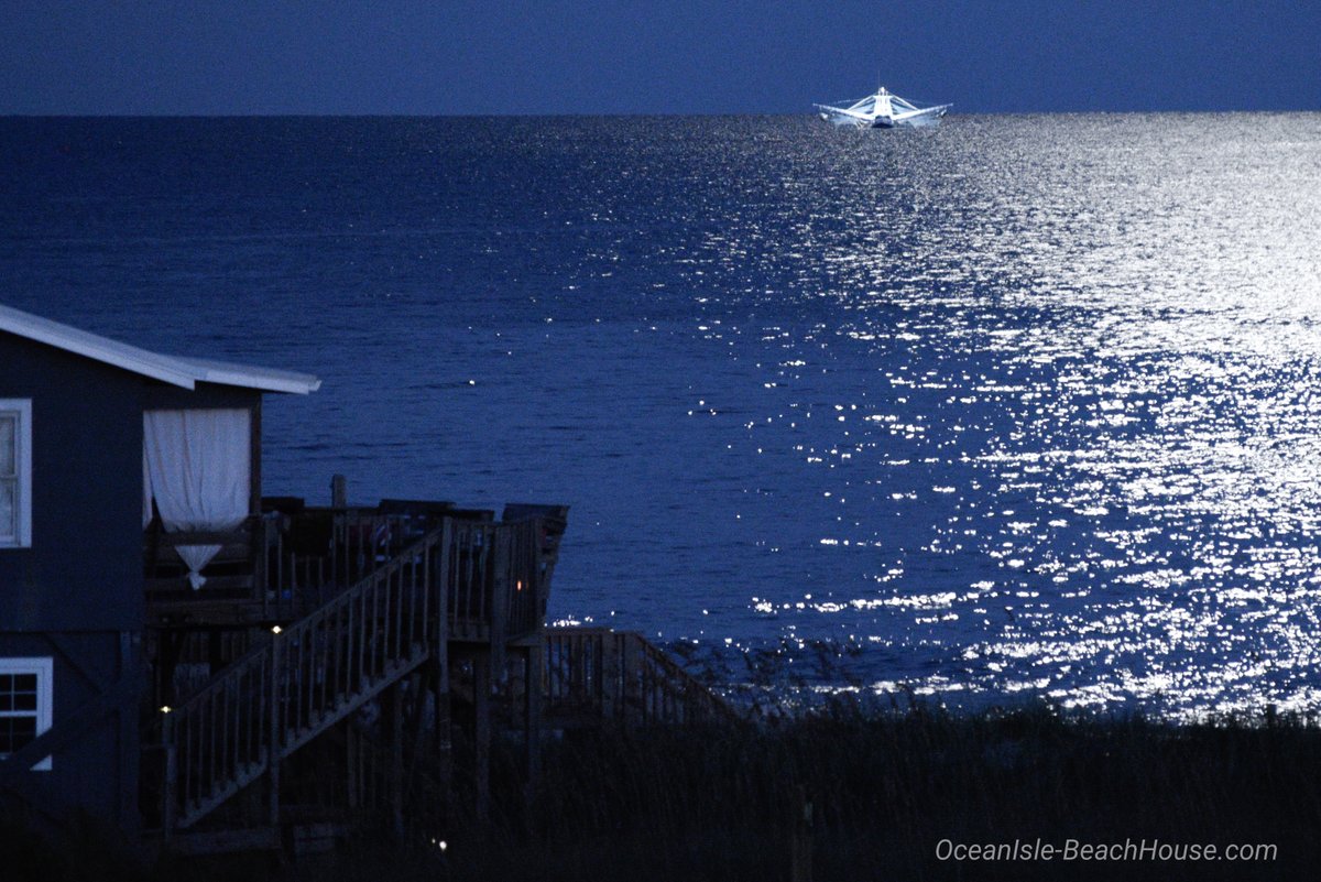 OIB_Beach_House's tweet photo. Lots of fishing at #OIB this time of year.... This reminds me of a  "Alien Ghost Ship" ....  #FishingisLife #FishigBoat #NightPhotography  #OceanIsleBeach https://t.co/ckV038VFJ6