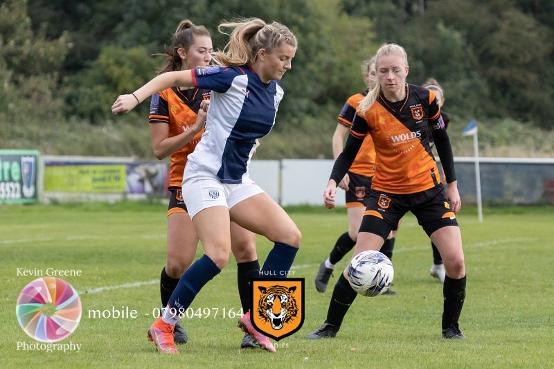 The Tigresses led by Captain Ellie Tanser! 💪

🤝🏻 <a href="/hullskitchens/">HullKitchens</a> 

All under 16's who come tomorrow can get a Ellie Tanser poster which is kindly signed by Ellie after the game. (Subject to availability) ⚽️

#TigressWay | #OneTeamOneDream