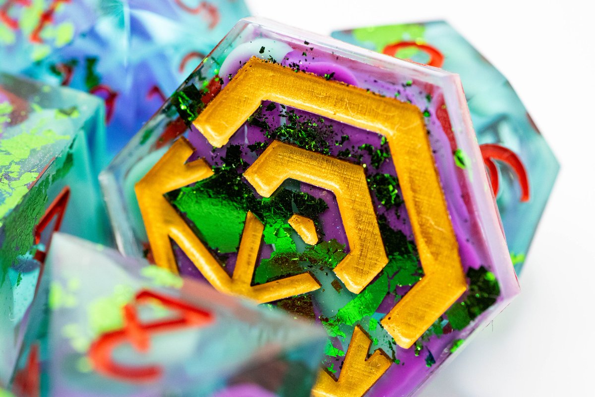 GayInterference's tweet photo. Made these dice inspired by Ashton
I hope you like them Taliesin!! @executivegoth 
@CriticalRole
@matthewmercer
#CriticalRoleSpoilers #CriticalRoleCampaign3 #CriticalRole #handmade #criticalrolefanart #dice #dungeonsanddragons5e https://t.co/fOoMUGovfU