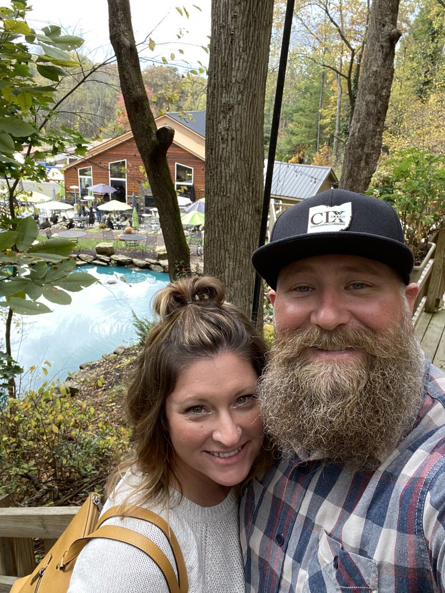 jbsmith7696's tweet photo. Chilling in Amish wine country with my lady https://t.co/fOGbA0JiJ3