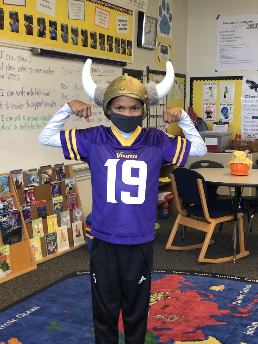 Wolfe_Mister's tweet photo. This guy! Happy Birthday you fervent @Vikings fan! 🐉 https://t.co/bdACyvstZ4