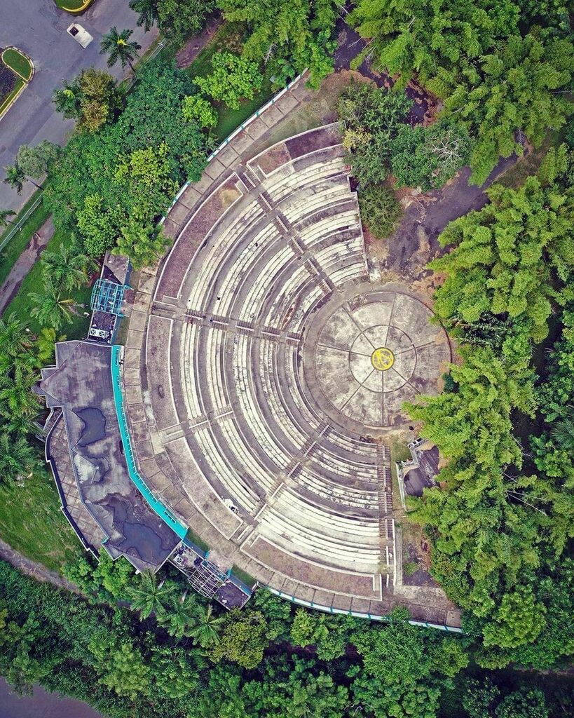 DesdeArribaPR's tweet photo. Nunca imaginé que una foto fuera a movilizar a tanta gente a recordar sus buenos momentos en este lugar, el Anfiteatro Tito Puente. Cuéntame, a quien viste aquí? #javiolmeda #constructo #prfromabove

https://t.co/0KEXgvOF3m https://t.co/cR4ub6WKxh https://t.co/JVsOWUTIgy