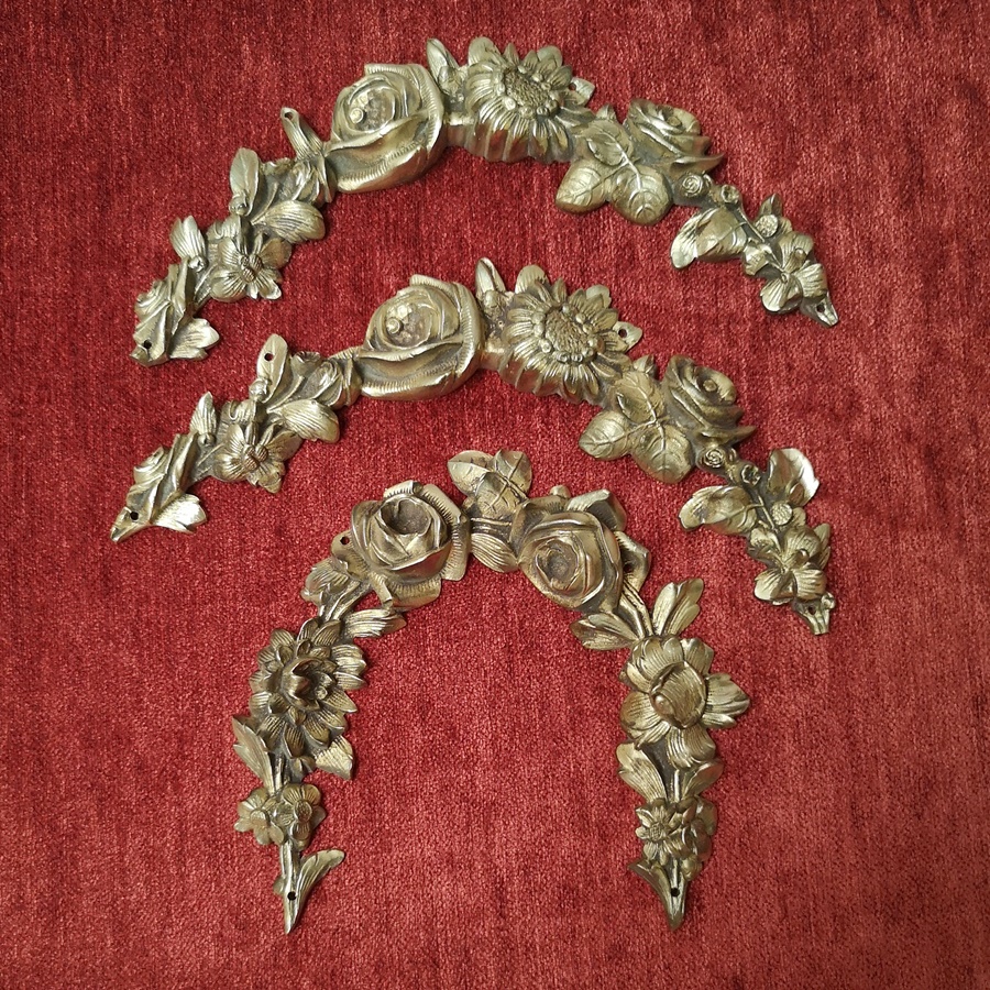 Merkausado's tweet photo. Preciosos adornos de bronce para incorporar a muebles, marcos...
☎954999506 y WhatsApp 618341720
 #antiques #merkausadosevilla #AdornosBronce #antigüedades https://t.co/WrzT1wdZ90