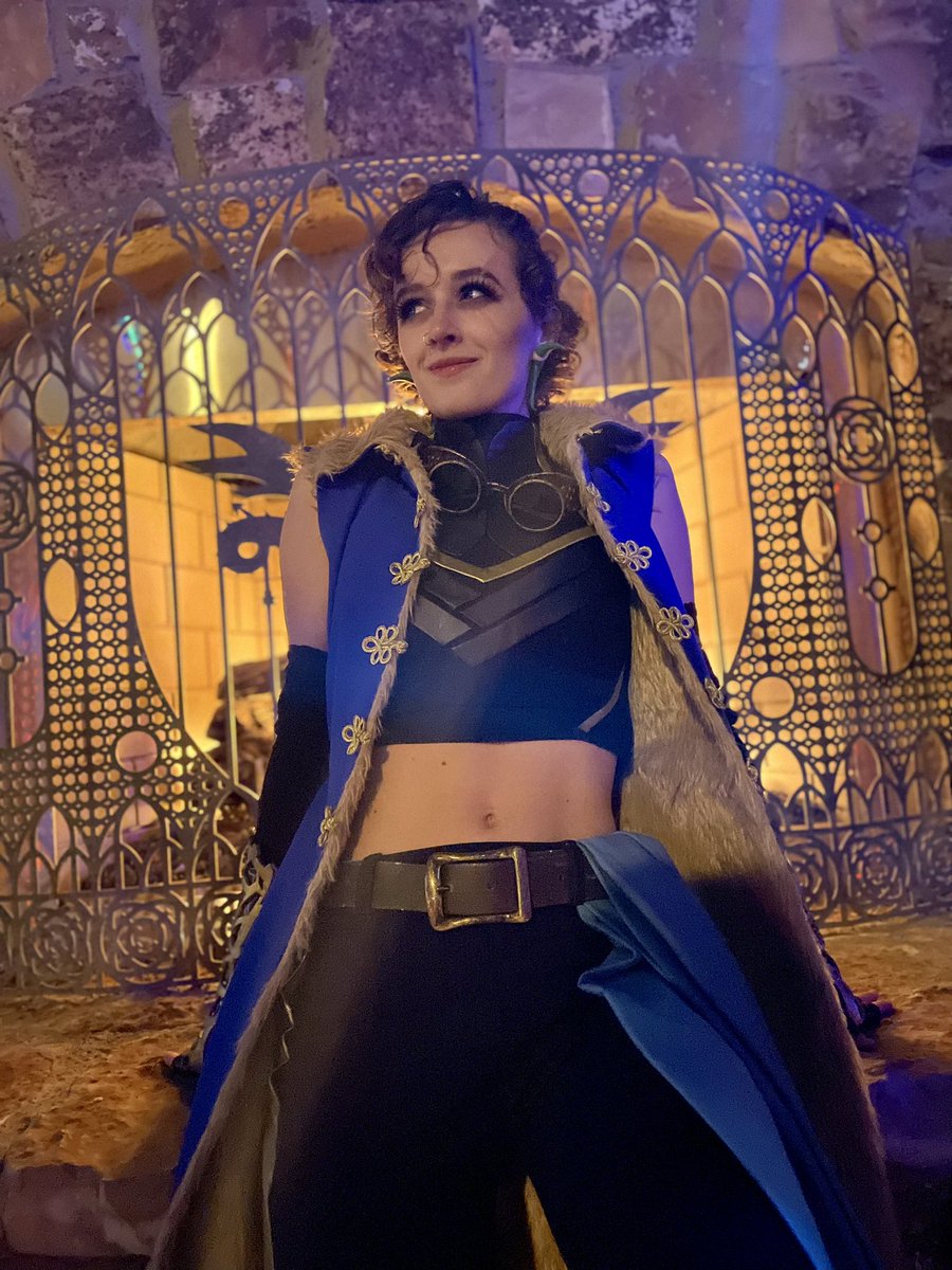 cybeee_'s tweet photo. It was so cool to finally wear Beau @EvermorePark!! Thank you @Marisha_Ray for making an amazing character that kickstarted my love for cosplay, dnd, and dope ass monk shit💙💙💙 
@CriticalRole #EvermorePark  #CritcalRole #BeauLionett #CriticalRolecosplay #beaucosplay https://t.co/c9rhrRdbJq