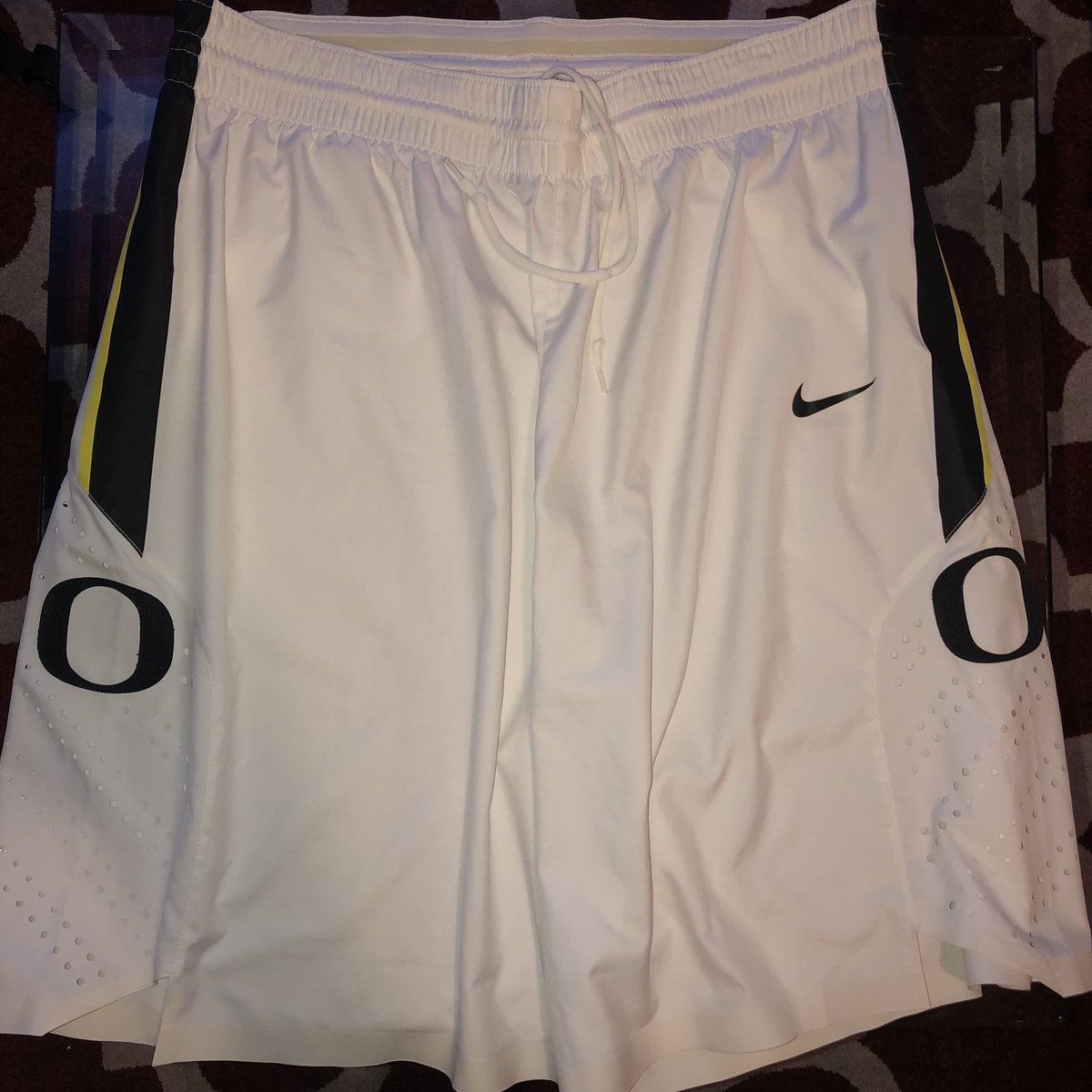 ConradicalOne's tweet photo. @siracchapman @georgewrighster @SportsChat503 @Mattyford01Ford @stromio1 @BigBoi @DuckJuiceDixon @badgordie1 @DatGreenblatt @JonahNHenderson White out + LeBron Cookies&amp;Cream 💚🤍🤍 #goducks #nofirearmsthough #justlotsofalcohol #howigameday

https://t.co/5yPjpxz8JR https://t.co/nwVmCAmyLq