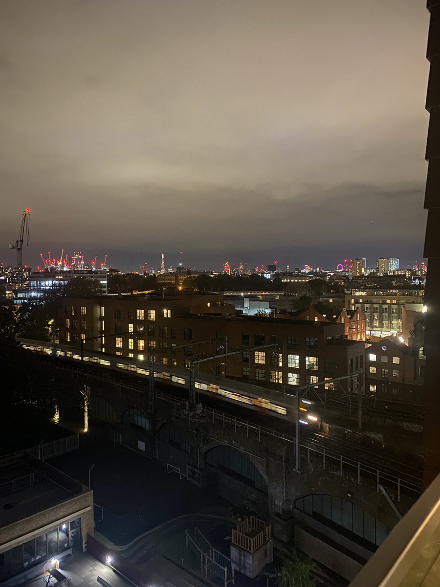 Newlin777's tweet photo. I moved to London today. https://t.co/SMfcTstheV