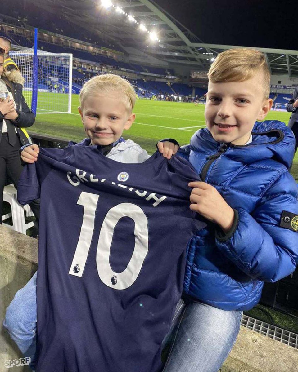 Sporf's tweet photo. 👕 @JackGrealish is a man of the people! 

📸 @AidanJames26 &amp; @Saul88Foy https://t.co/68JCLTVsXH