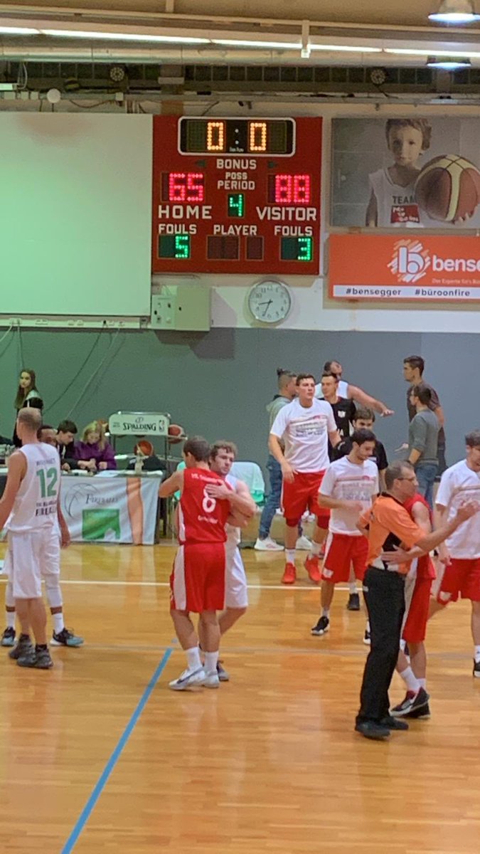 VfL Treuchtlingen (@vflbaskets) on Twitter photo Mit 88:65 gewinnen wir bei den <a href="/tba_fireballs/">TBA Fireballs</a>. Bester Werfer war Stefan Schmoll mit 28 Pkt.
#WirbleibenunsTreu Mit 88:65 gewinnen wir bei den <a href="/tba_fireballs/">TBA Fireballs</a>. Bester Werfer war Stefan Schmoll mit 28 Pkt.
#WirbleibenunsTreu
