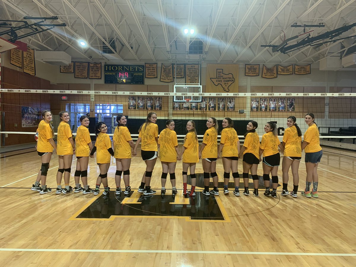 _ECVolleyball's tweet photo. We’re grateful. Grateful for each other, for the opportunity to play volleyball, and for a community that provides endless support. The ECVB Family is fearless and ready. Let’s get after it this week! #ECVBFamily @_ECAthletics https://t.co/F4i6SwjoCe