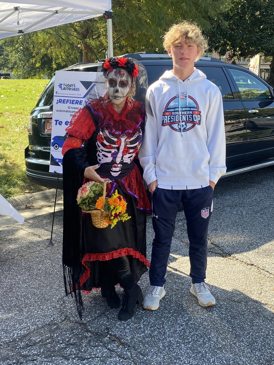 MrsKirkLPS's tweet photo. Lane Kirk had a great time at the Dia de los Muertos reverse parade today . @burgspanish https://t.co/GI3cvvn1vn
