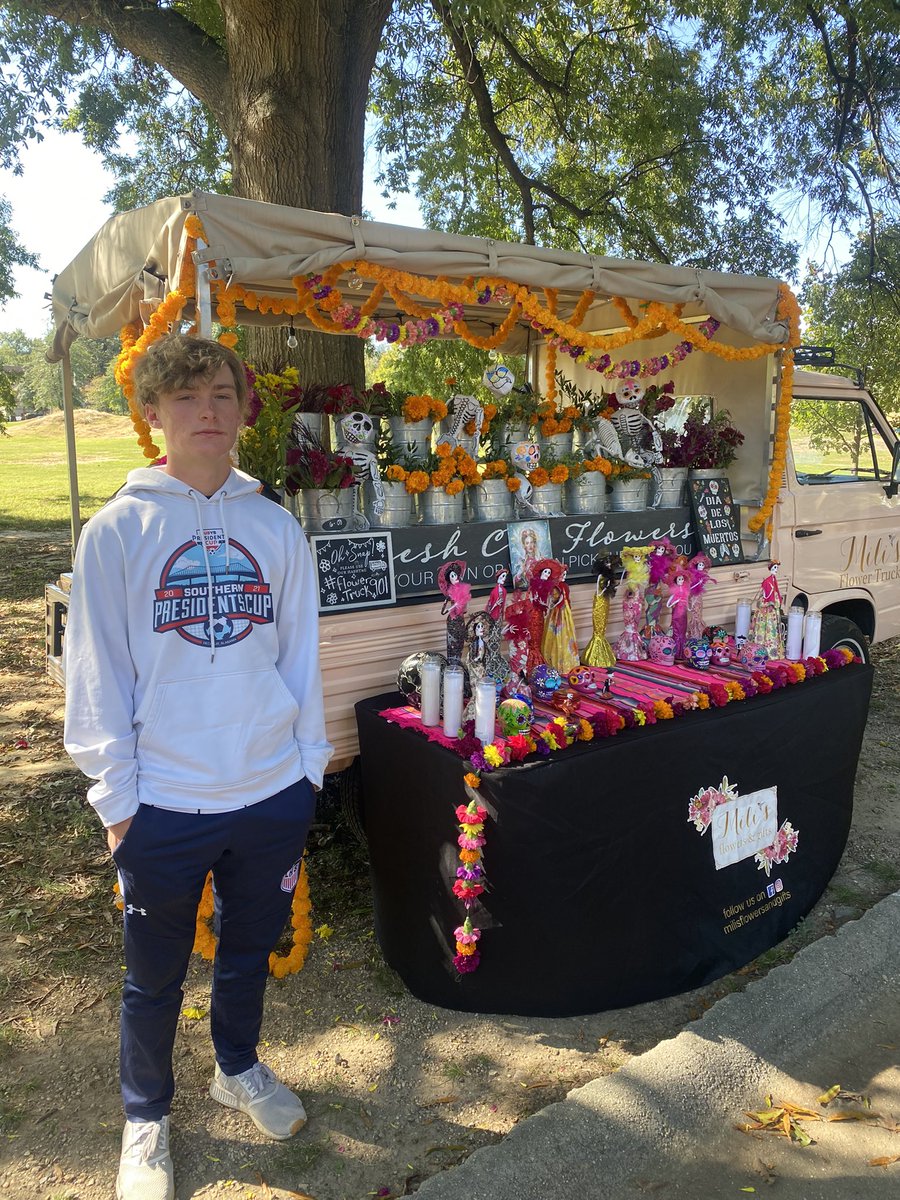 MrsKirkLPS's tweet photo. Lane Kirk had a great time at the Dia de los Muertos reverse parade today . @burgspanish https://t.co/GI3cvvn1vn