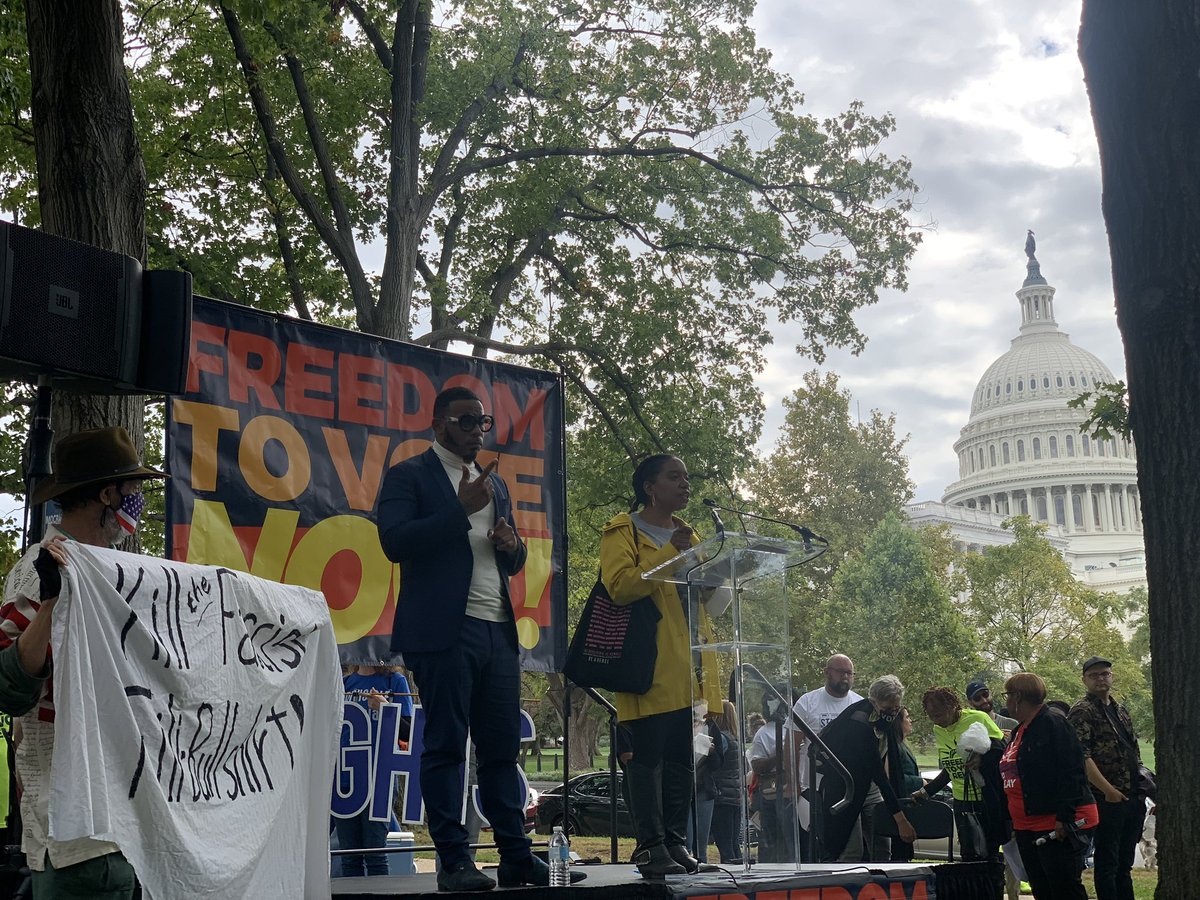 LCVoters's tweet photo. Our democracy is under assault and it’s now or never to stand up for our voting rights. 

We were proud to join people all over the country today for the #FreedomToVoteRelay, calling on Congress to pass the Freedom to Vote Act, the #JohnLewisVotingRightsAct, and D.C. Statehood ✊ https://t.co/Y8KgQ3Bupz