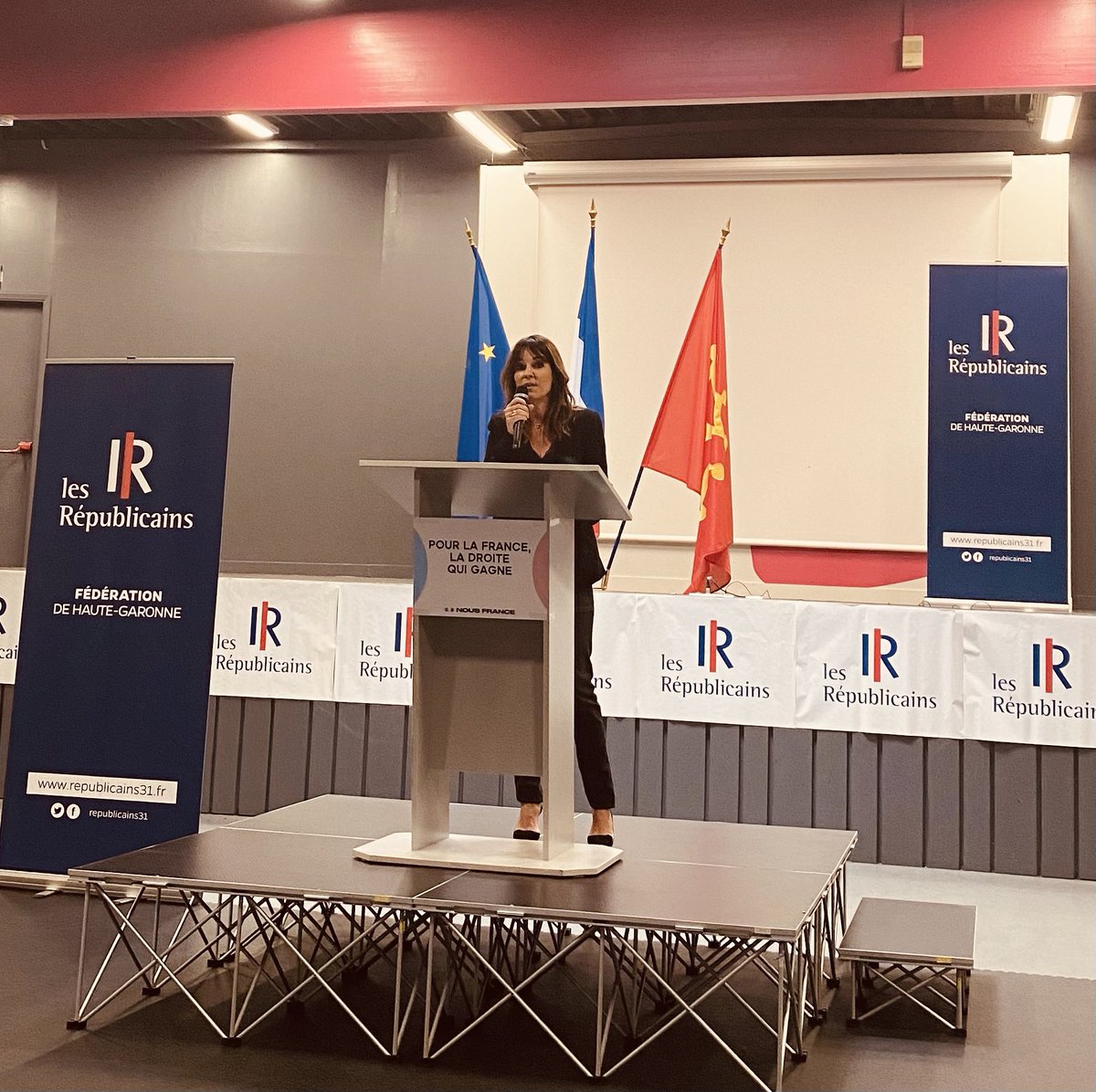CgennaroSaint's tweet photo. La Fédération les @republicains31 reçoit les candidats au Congrès pour l’élection présidentielle.
Ce samedi, nous recevions @xavierbertrand 
#Rassemblement
#Unite
#PourLaFrance 🇫🇷 https://t.co/b93X4aH0tl