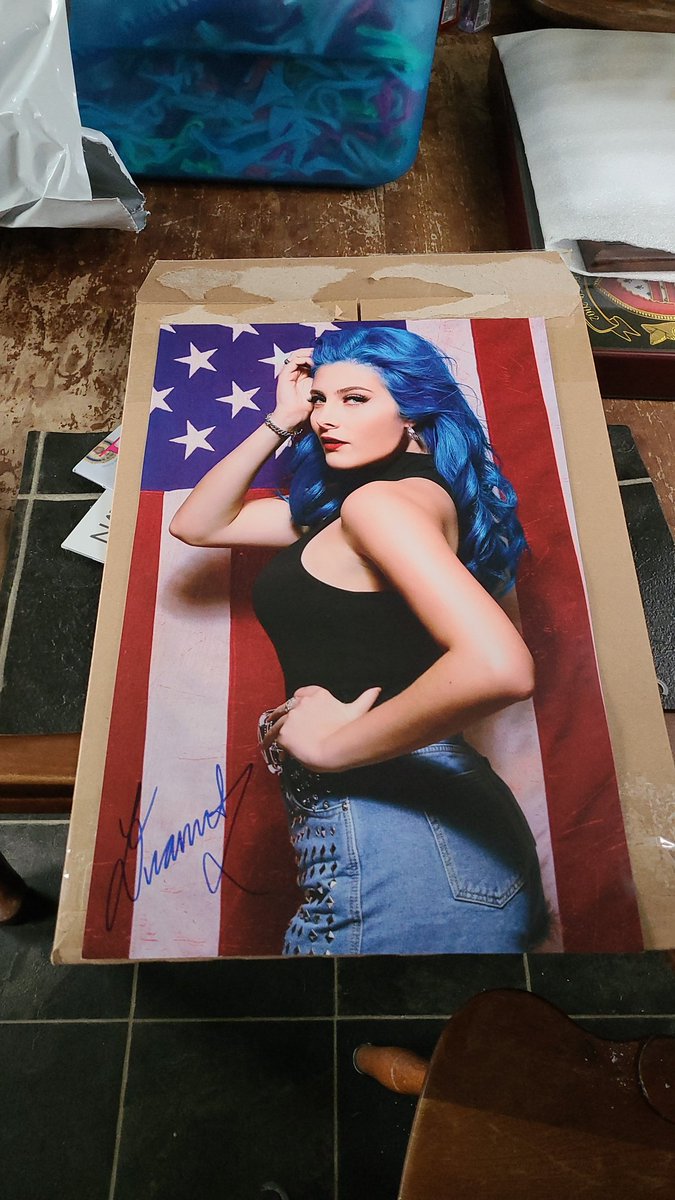 C_Neugent_2002's tweet photo. @DIAMANTEband 
Got it in the mail today🥰💙💙 https://t.co/SO404vNX2F