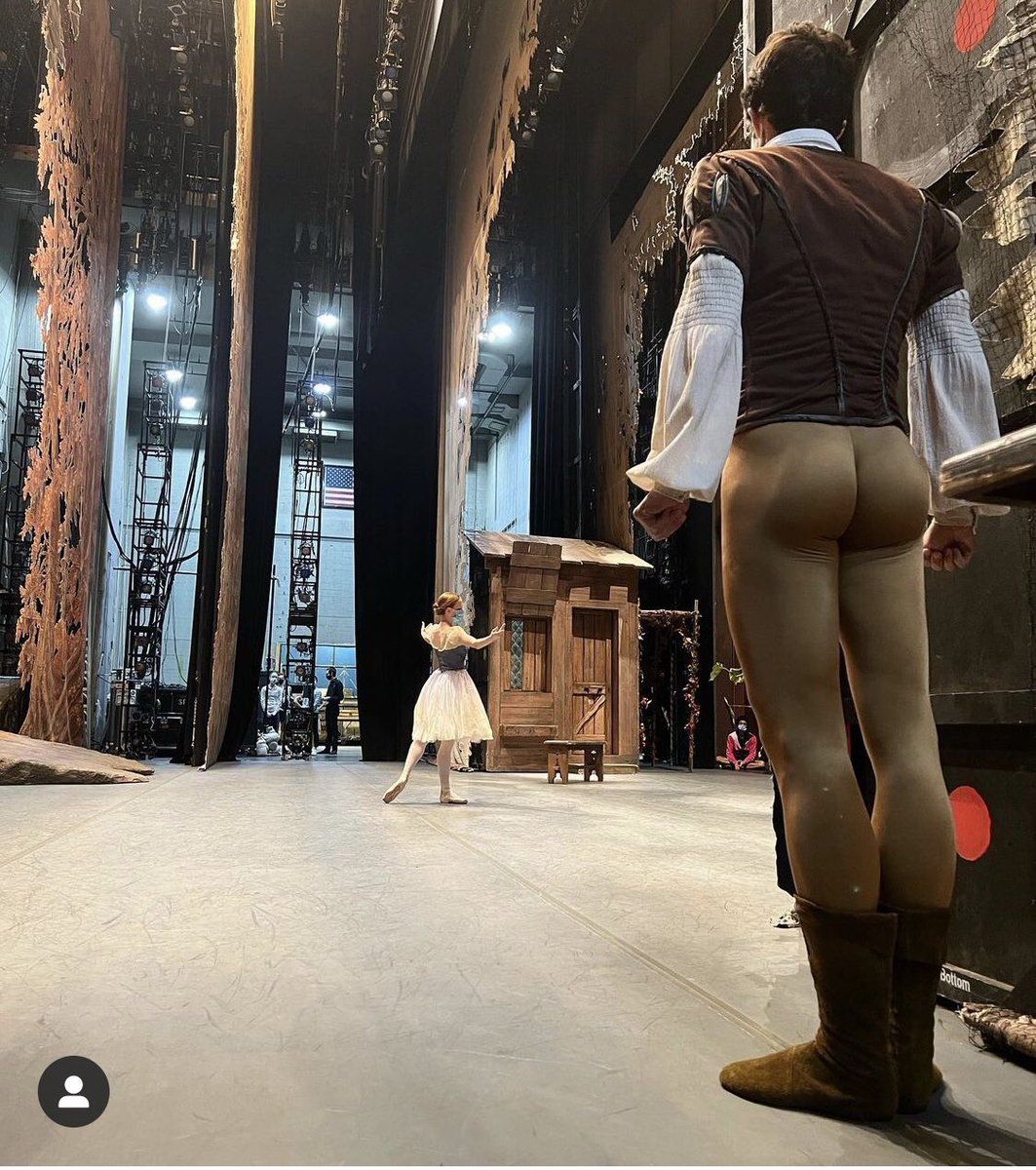 realjudybarton's tweet photo. @luxurytrash_ The ass under discussion https://t.co/JNjXA1K8Qm