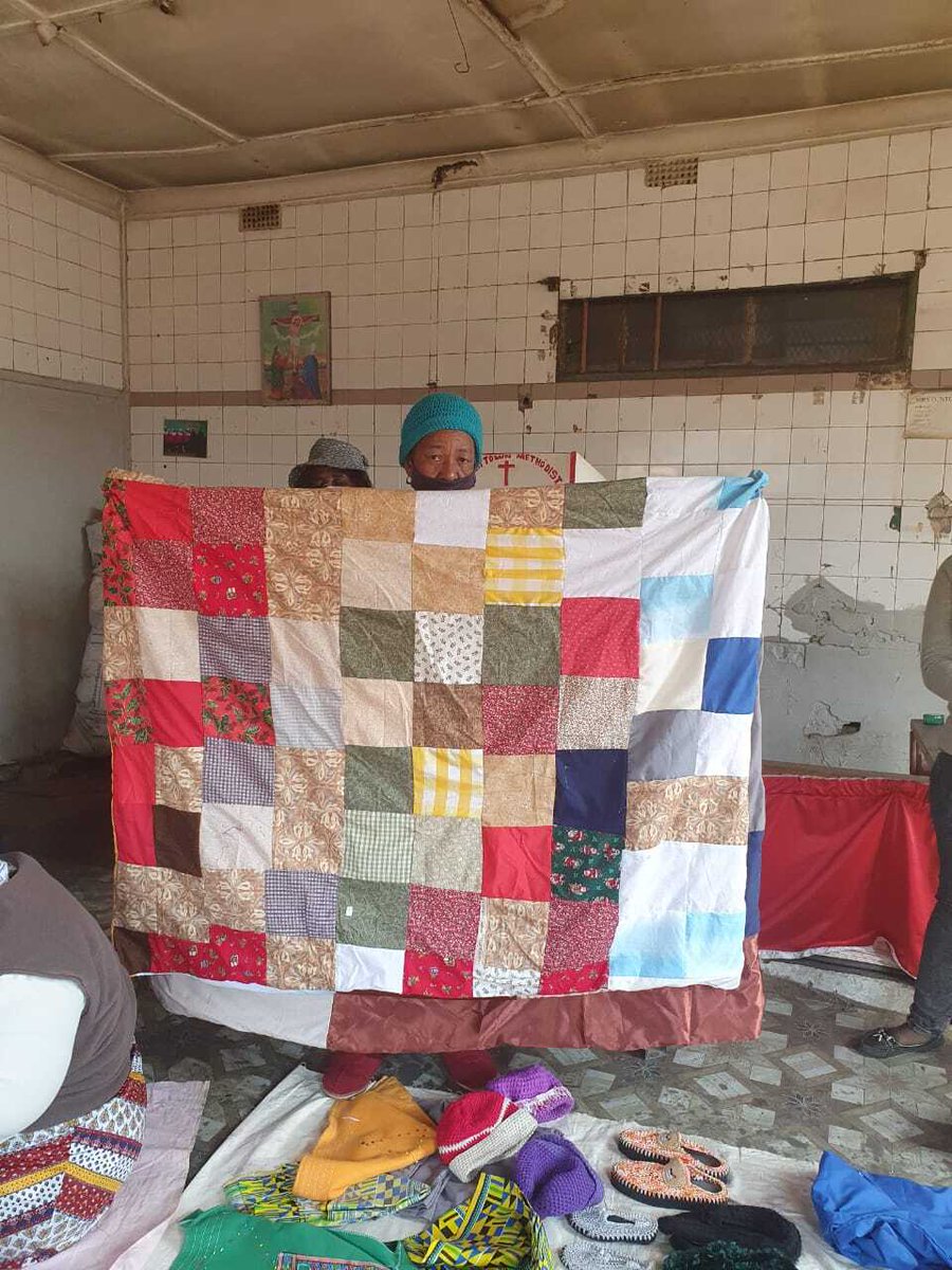 SkinOnlineBlog's tweet photo. This week we are excited to share their magnificent patchwork quilt styled picnic blankets (R400) & these beautifully designed aprons at R120 send your orders to: enquiry@skinrenewal.co.za
#SkinRenewalSA #KliptownGogos #charity #gogos #Jhb #Gauten #Fundraiser #handmade https://t.co/xc2tYfbuIq