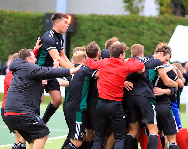 HockeyWales's tweet photo. An amazing day for Hockey Wales senior teams at the World Cup Qualifiers...

Women beat Scotland to earn a spot in tomorrow's final👏: https://t.co/0rpV1NxN4g

Men defeated Ireland to qualify for the 2023 World Cup🥳: https://t.co/bbMug3lRvX

Read more in the linked match reports https://t.co/CI6gEcCaLT
