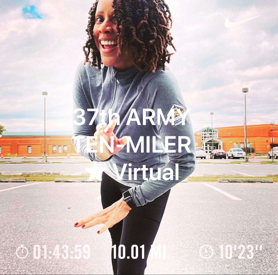 jackrocs's tweet photo. You can take the girl out the Army, but not the Army out the girl! #tenmiler #runArmystrong #Armyvet https://t.co/3W0BhyMQ6e
