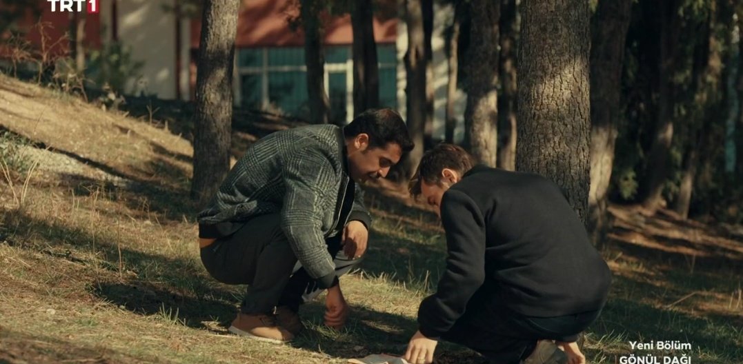 canimmbenimmm's tweet photo. "kızım ailesine bağlı mı olur bilemem ama benim kızım okusun, kendi kararlarını kendi versin"

kendi okuyamadı kızı okusun diye göbek bağını okulun oraya gömen güzel kalpli veysel'im

#gönüldağı #dünyanınyükü https://t.co/fBKnalpBEm