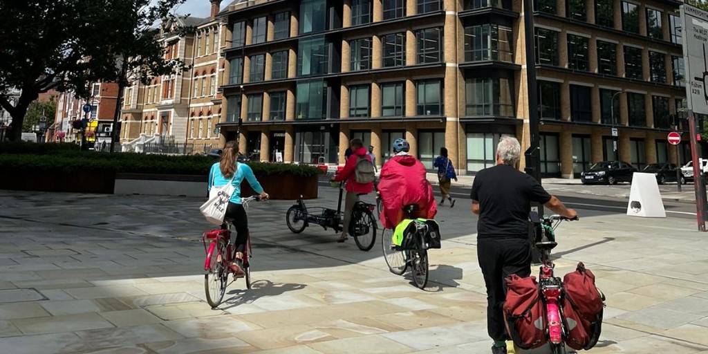 Treat yourself to a FREE cycle tour followed by a quick bike service | Tuesday 26th October on #LyricSquare

Sign up now: bit.ly/3DVX2UM

#cycle #bike #hammersmith #active #travel #transport #tours | <a href="/LBHF/">H&F Council</a> | <a href="/bikeregister/">BikeRegister</a>