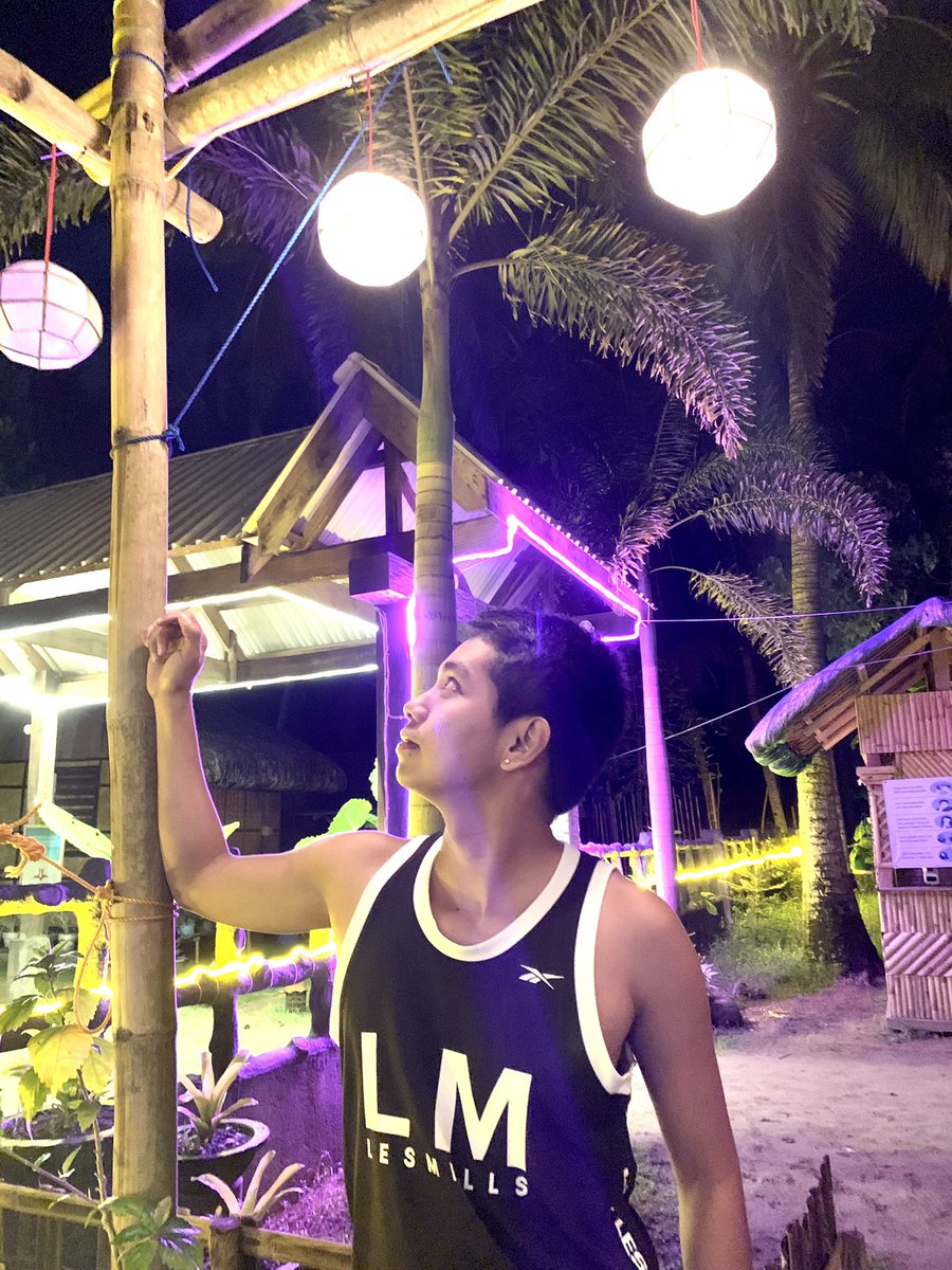 kiddoammy's tweet photo. Shoturday😊🍸 https://t.co/dwpfS0i3wy