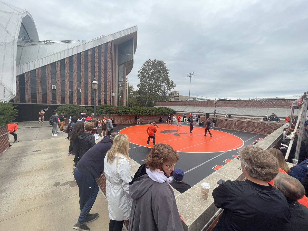 How @tigerwrestling does Homecoming. 

#BackToTheBest | #Princeton275