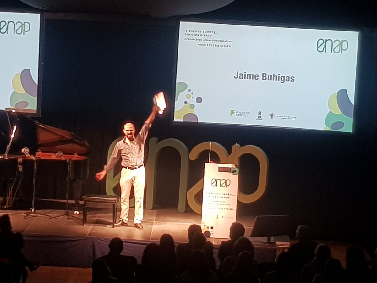 En Física "virtual" es aquello que tiene existencia aparente y no real. Decir que algo no es real, es muy parecido a decir que es mentira. Todo lo "virtual" destila, por lo tanto, algo mentiroso..por qué entonces hacer concesiones a lo "virtual" en la #educación? #JaimeBuhigas