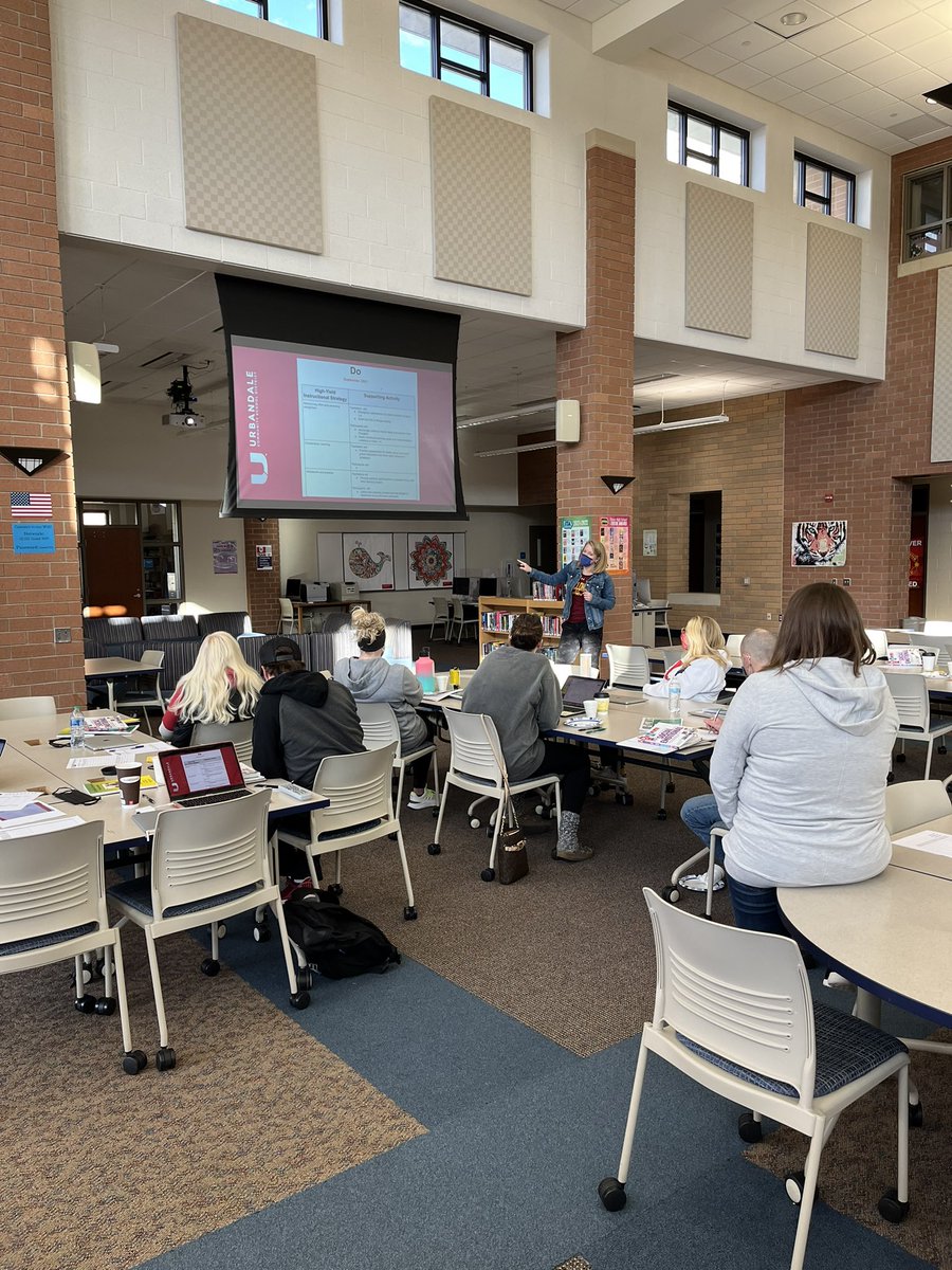mac4cy's tweet photo. A great Saturday of learning with new @UrbandaleCSD teachers. Always growing, always learning. #betterwithu #urbandale https://t.co/0JPq1aQphm