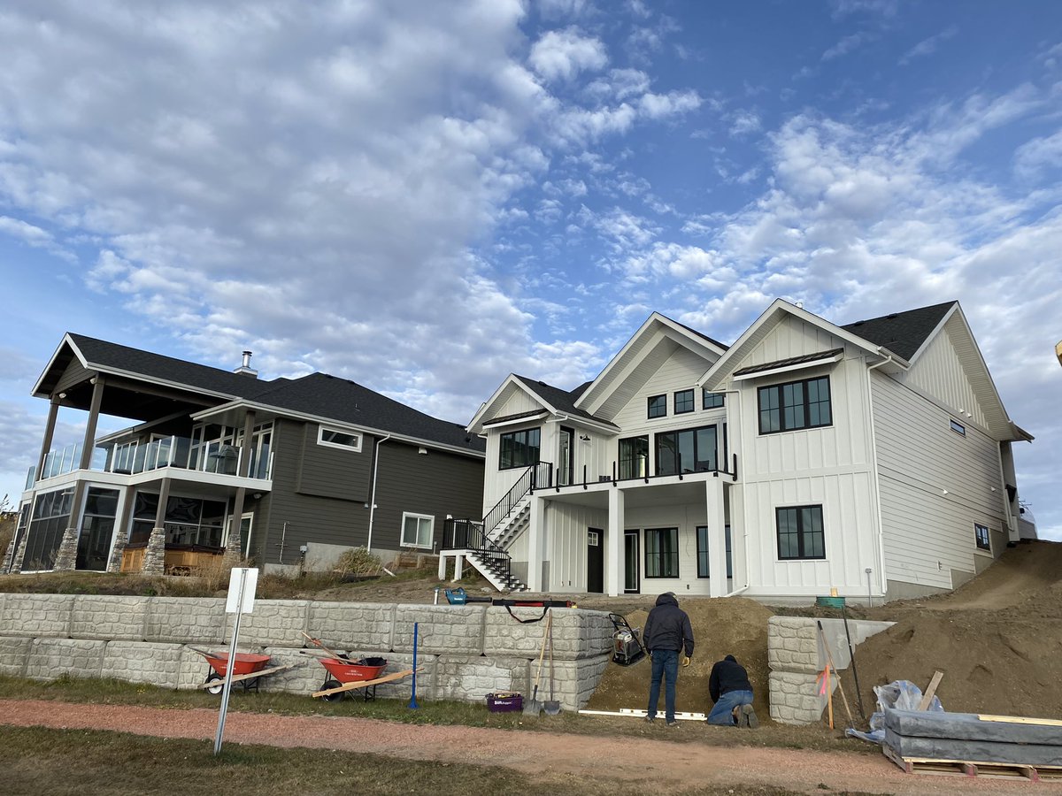 LarkaunHomes's tweet photo. Landscapping, we do that too. Great job by our team to get these stairs built. We have beach access. #wedoitall https://t.co/qIxU6selZd
