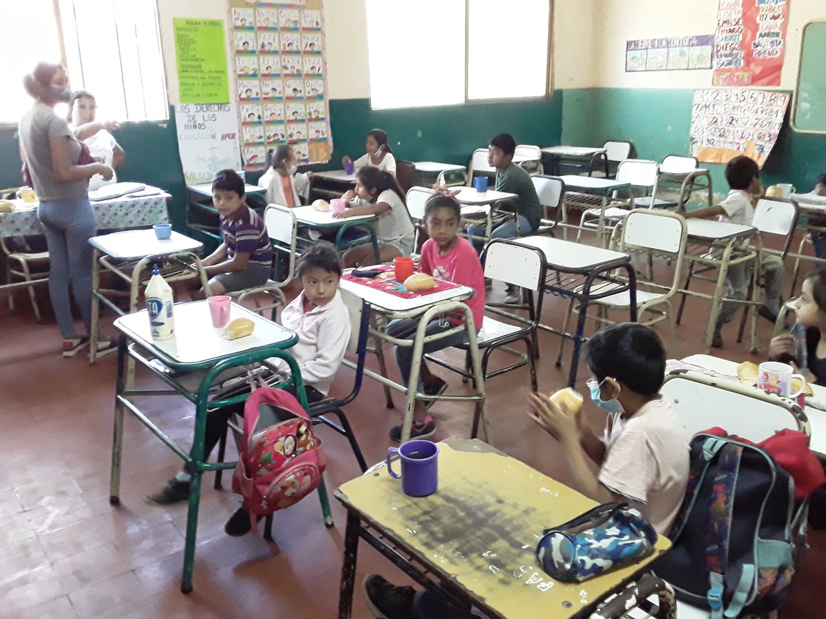 UjOran's tweet photo. Como cada sabado en Escuelas Abiertas Terrones Riera seguimos desarrollando actividades recreativas y de acompañamiento escolar a nuestros niños.@RobertoIRamos @matiascanepa @rdibashur @PseSalta https://t.co/CtlJ67P9la
