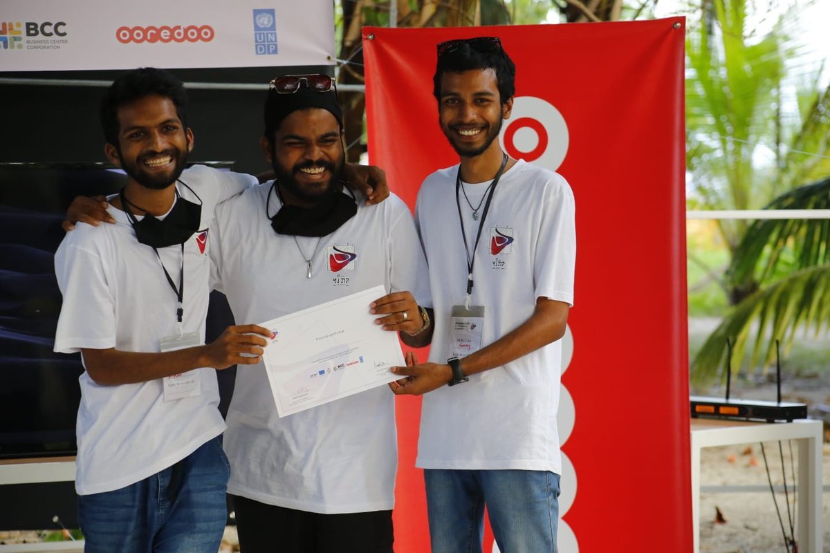 UNDPMaldives's tweet photo. 5 winning🌟ideas for ‘People, Planet &amp; Prosperity’ at @MiyaheliSIC:  
🥇HIVVARU platform for freelancers to showcase services &amp; ASHI marketplace for artistes
🥈HUNARUVESHI professional skills for local tourism sector 
🥉IRUVAI affordable RE
🏅4.FEHIKAANAA healthy community meals https://t.co/6zkH81yy06