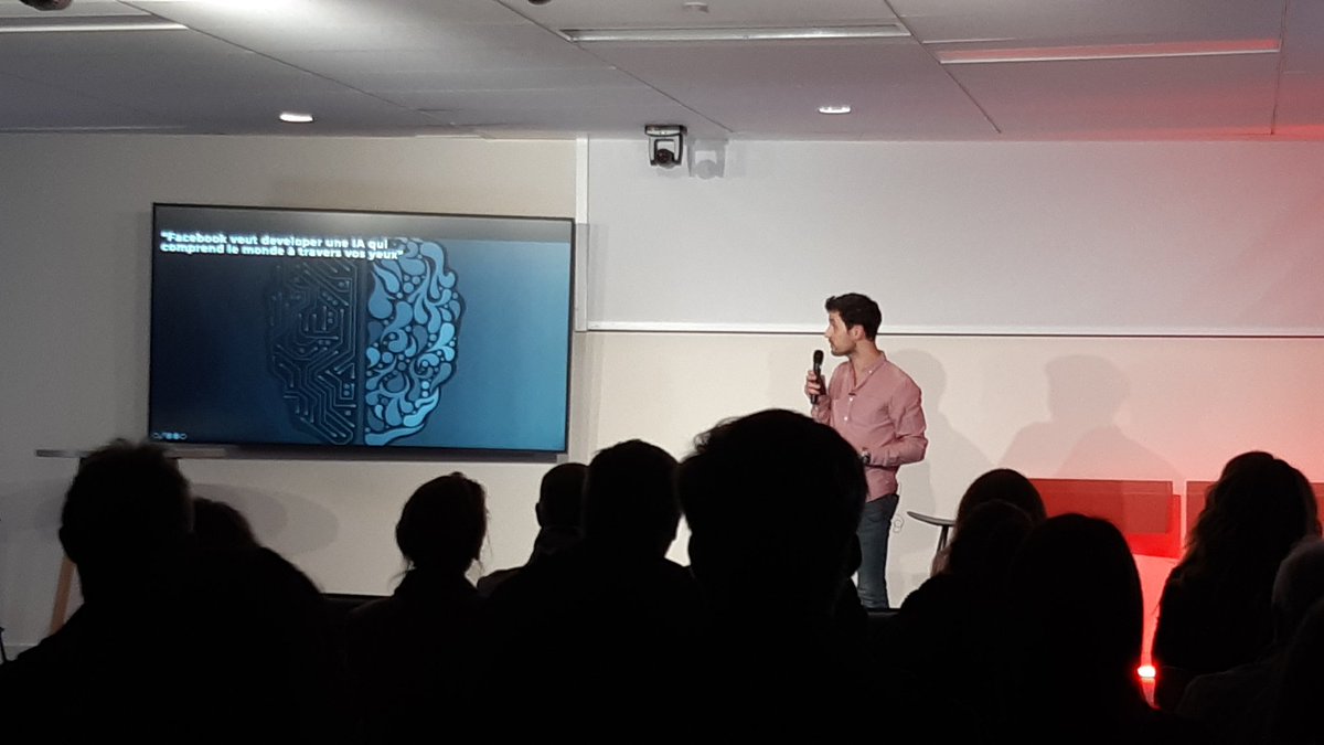 bbretones1's tweet photo. L intelligence artificielle  mythe ou réalité ? Dernier intervenant de la conférence TedX @BtssamC https://t.co/rlPwrx344c