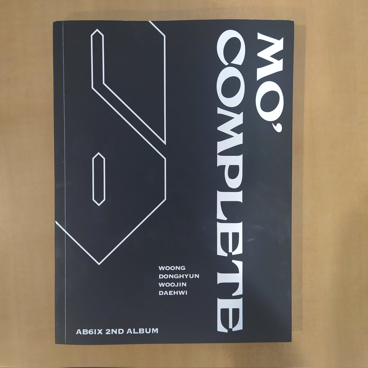 daybnew's tweet photo. [WTS/🇲🇾] AB6IX MO' COMPLETE X ver. (black)
✔️photobook ✔️CD ❌photocard ❌unit photocard ❌photo sticker ❌ coaster ❌photogray
📌 Unsealed album
📌 RM18 (excl. postage)
📌 WM : RM8 / EM : RM12

#pasarAB6IX https://t.co/s93LLVRwAP