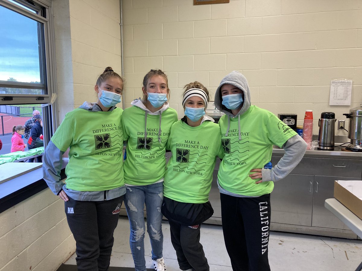 HiltonSPbooster's tweet photo. Thank you @CadetGirlSoccer  and families for helping out this morning! We appreciate you! #breakfastwithaSMILE #MakeADifferenceDay #hiltonproud #goCadets https://t.co/ZtzPl4MLW1